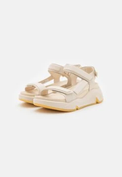ECCO Chunky- Sandalen Met Plateauzool - Beige 10 ECCO Chunky- Sandalen Met Plateauzool - Beige -ECCO Verkoopwinkel 2d2918b6a74f40dd8e091c58f926b409