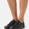 ECCO Soft 7 - Sneakers Laag - Black 2 ECCO Soft 7 - Sneakers Laag - Black -ECCO Verkoopwinkel a59422f29c66415685ba623cd153927e