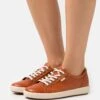 ECCO Sneakers Laag - Cognac 1 ECCO Sneakers Laag - Cognac -ECCO Verkoopwinkel d1cce063c4a1412599a82b920a94c8ce